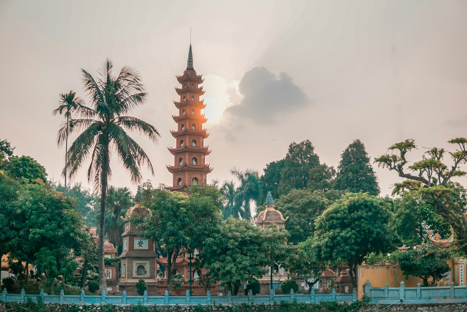 Hanoi: 5 Days in Vietnam's Cultural Capital with Halong